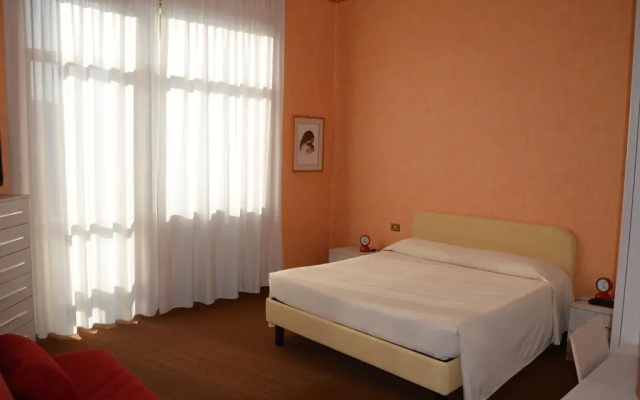 Hotel Corona