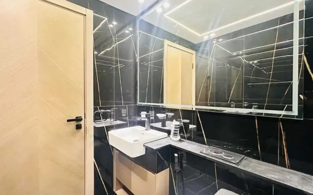 OYO HOME 1483 One Bedroom Apartments