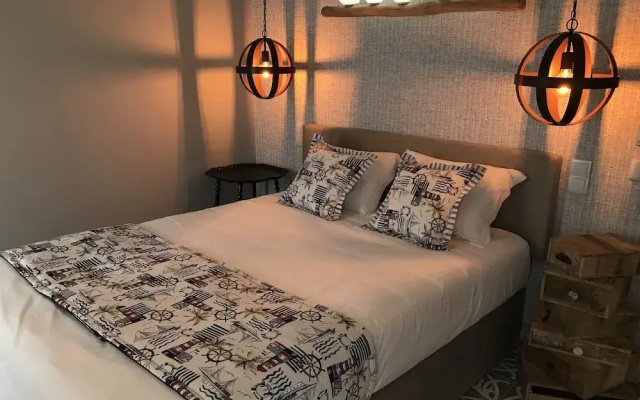 Royal Beach Hostel & Suites