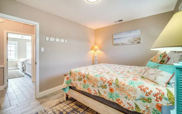 Bright Brigantine Townhome: Steps to Beach Access!