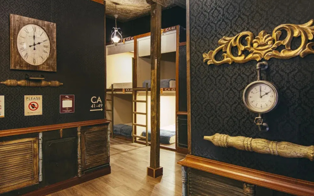 The Clock Hostel And Suites