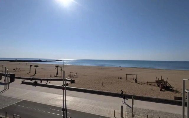 Stylish Stay by Serignan Sea