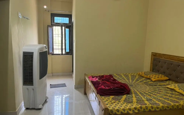Goroomgo Shree Raj Homestay Ayodhya