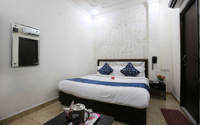 Oyo Rooms 111 Opp. Sangam Cinema