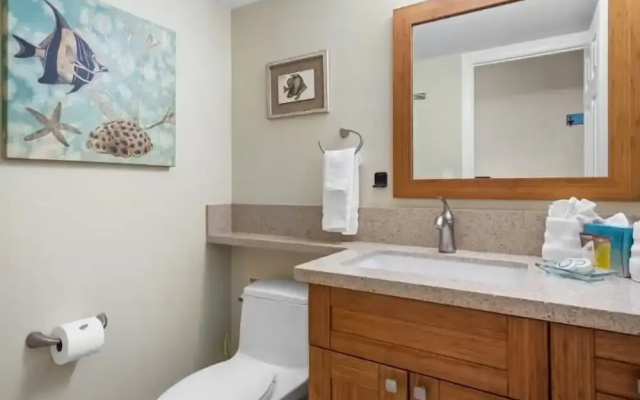 Kihei Surfside, #213 1 Bedroom Condo by RedAwning