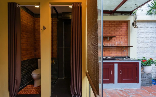 The Red House - Hostel