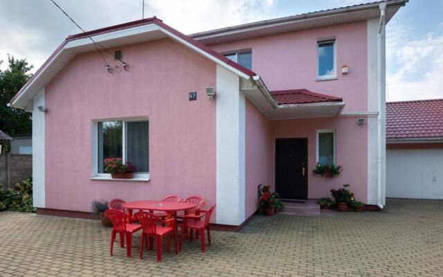 Апартаменты Apartment In Cottage With Sauna Минск вид на фасад