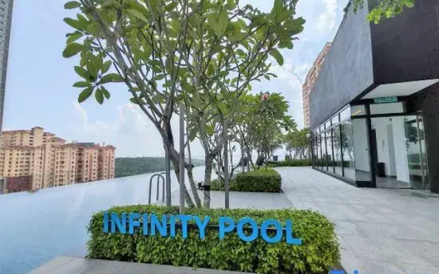 Skyblue 2 Rooms Apartment, 4+2 Pax @ Urban Suites