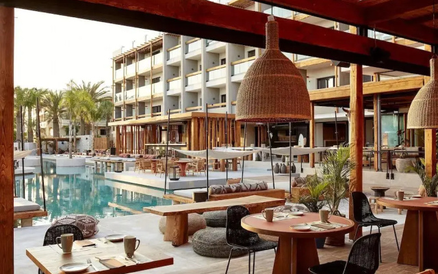 The Syntopia Hotel