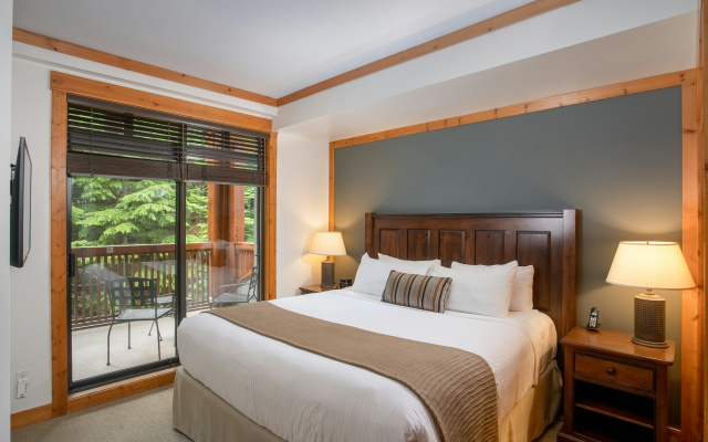 First Tracks Lodge, by Lodging Ovations