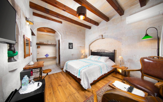 Terra Cave Hotel
