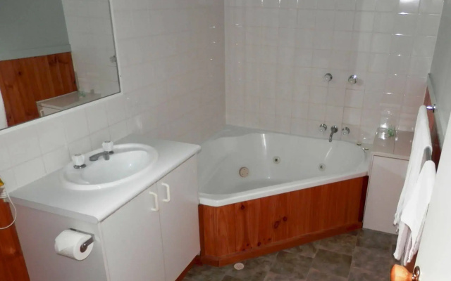 Breeze Holiday Parks - Halls Gap