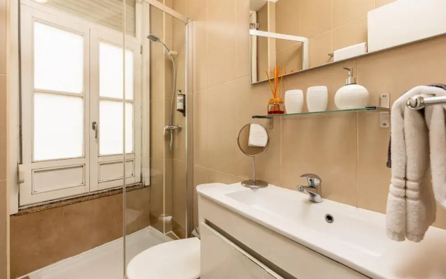 Capela 1 in Oporto With 1 Bathrooms