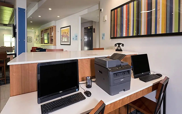 Holiday Inn Express & Suites Michigan City by IHG