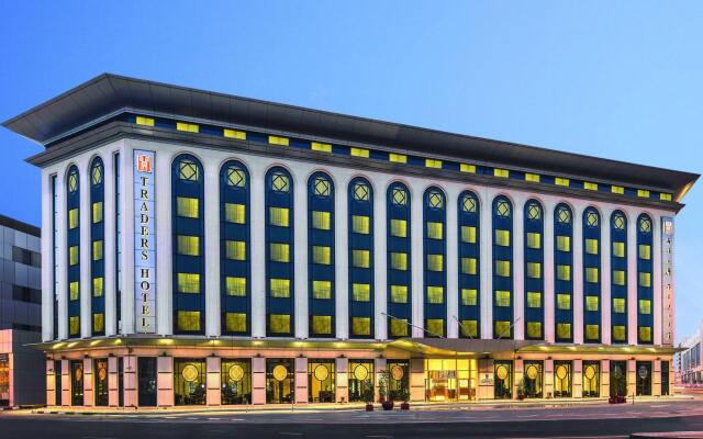Отель Ramada Plaza Дубай вид на фасад