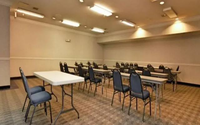 Crystal Inn Hotel & Suites