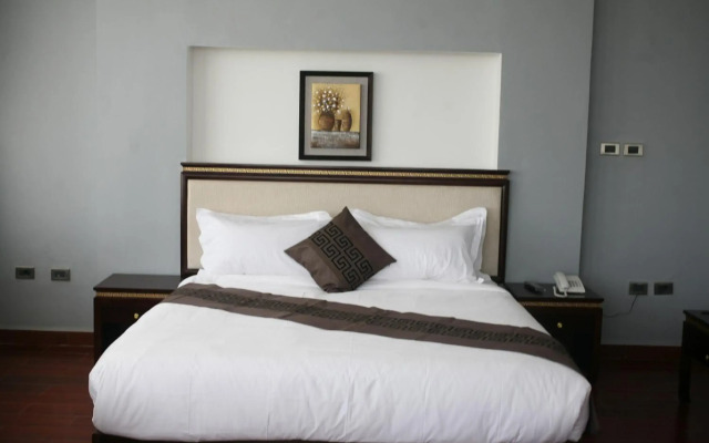 Yadonay Hotel