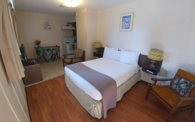 Cozy Court Motel