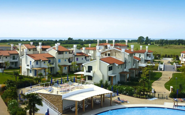 Apartment in Lido Altanea Est With Terrace