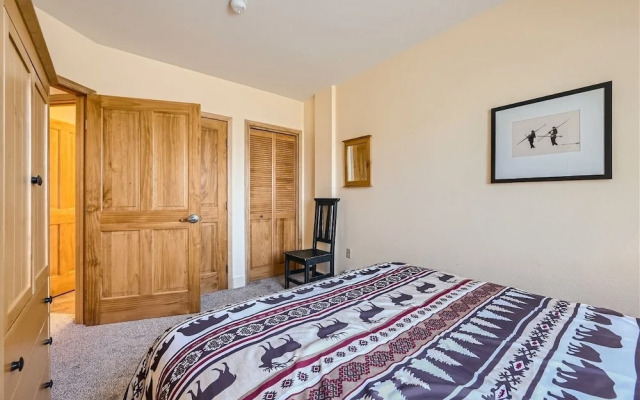 8309 Silver Mill 2 Bedroom Condo by Redawning