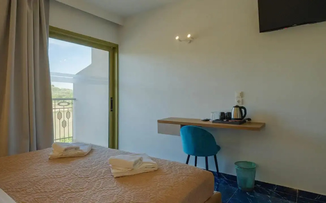 Ninos Grand Beach Hotel & Resort