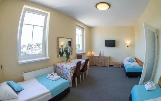 Hotel 104