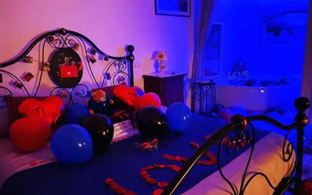 B&B ME Palace