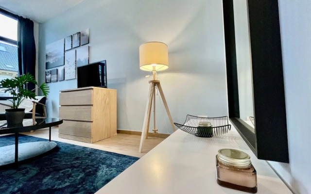 Luxury Dlx 1BR Near Fashion District by Oneluxstay