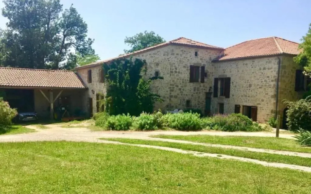 CHEZ SOPHIE -Chambres d’hotes, Gite et Gite équestre