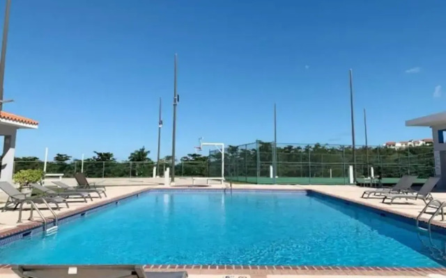 3 Bedroom Apt. Close to Main Beaches/Attractions