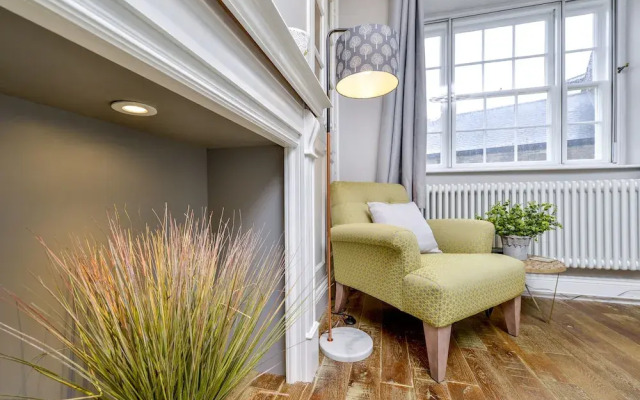 Scotgate House by Vose Nights