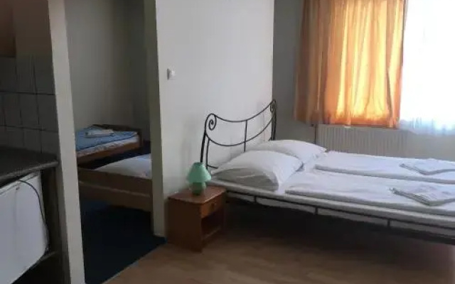 City Hotel