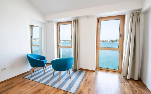 umag seafront seaview center apartment old town 3