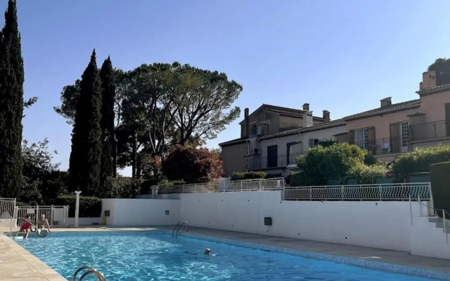 Studio au calme - piscine et tennis - Ideale couple