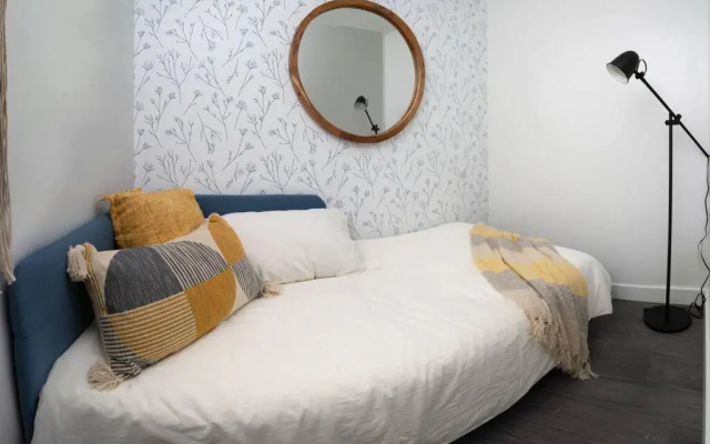 Downtown King Suite-Surround Views-Pool/Gym/Parkng