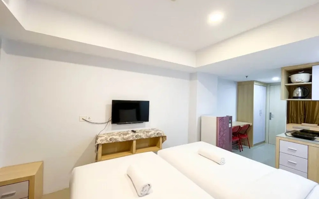Homey And Cozy Studio At De Prima Apartment