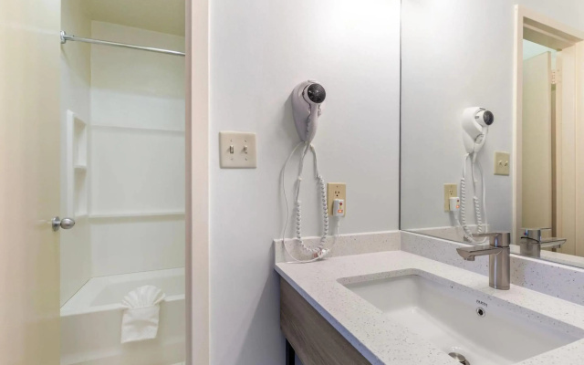 Suburban Studios Tysons Corner