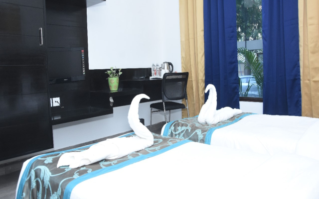 Fabhotel Posh Classic