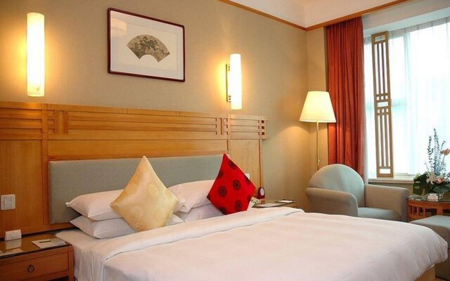 Zhejiang Narada Grand Hotel in Hangzhou, China from 127$, photos, reviews - zenhotels.com guestroom