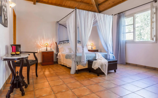Villa Tassoula Large Private Pool Walk to Beach Wifi - 2830