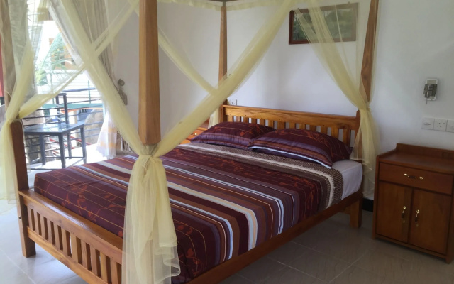 Rainforest Lodge