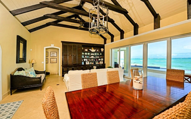 La Mouette Cable Beach Bahamian Villa