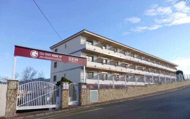 Отель Aparthotel Guitart Central Park Aqua Resort Испания, Льорет-де-Мар - отзывы, цены и фото номеров - забронировать отель Aparthotel Guitart Central Park Aqua Resort онлайн вид на фасад