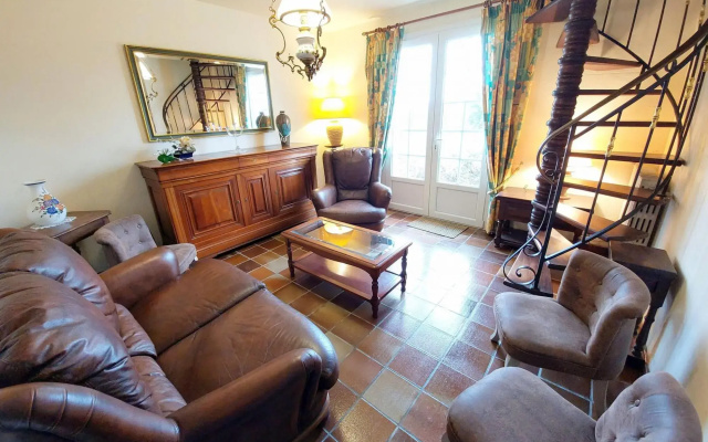 Jacuzzi, billiards and fireplace, semi-detached house, Sibiril