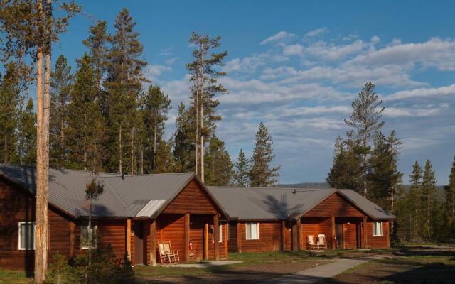 Headwater S Lodge Cabins At Flagg Ranch In Moran United States