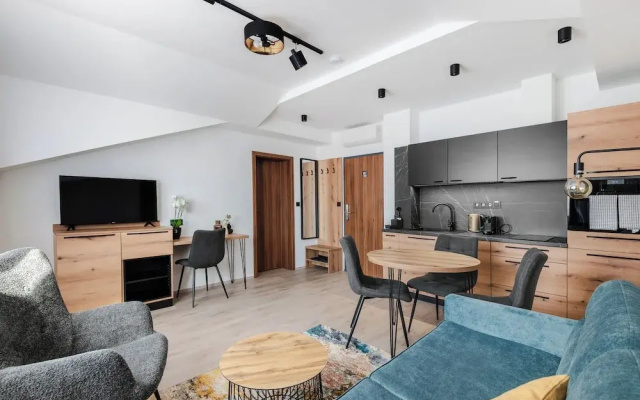 No. 28 Rooms & Apartments