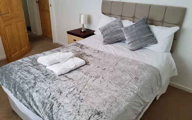 Charming 2-bed Apartment Located in Elham Norwich