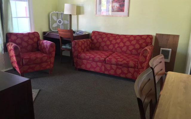 Town Motel