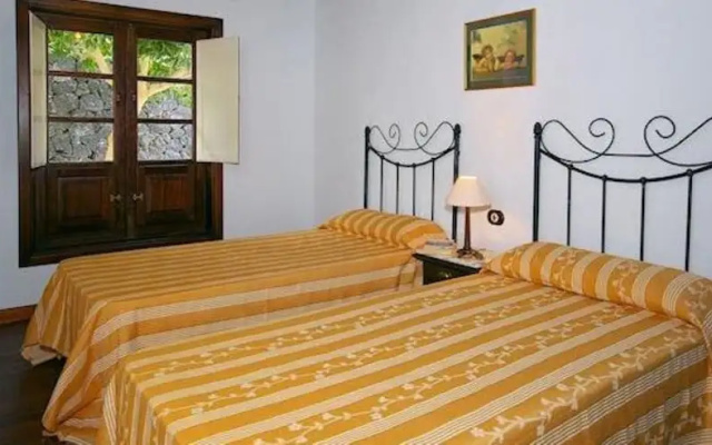Villa - 2 Bedrooms with Pool and WiFi - 106086