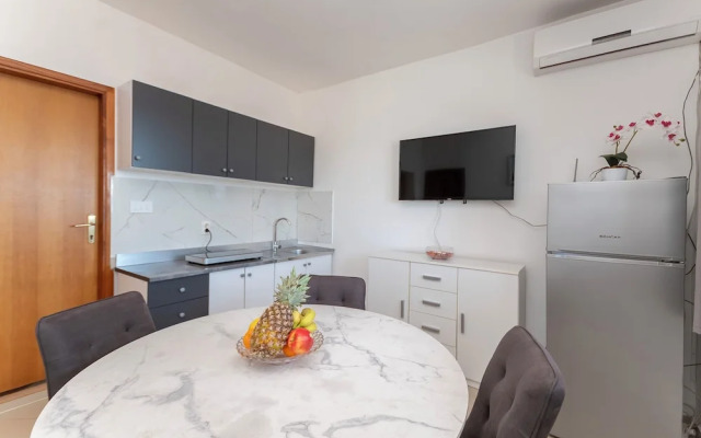 Apartments Zvonko